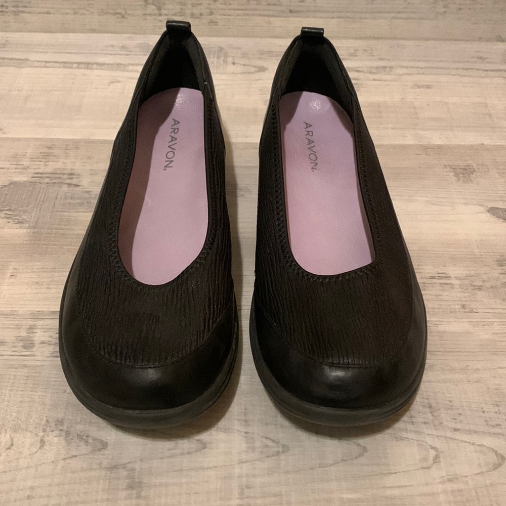 Aravon Black Flats